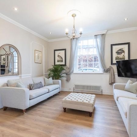 Beautiful 4 Bedroom Home Cheltenham Eksteriør bilde
