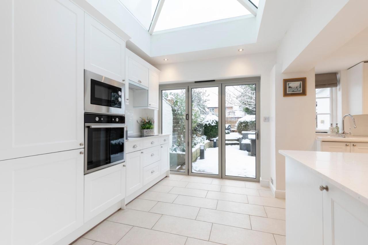 Beautiful 4 Bedroom Home Cheltenham Eksteriør bilde