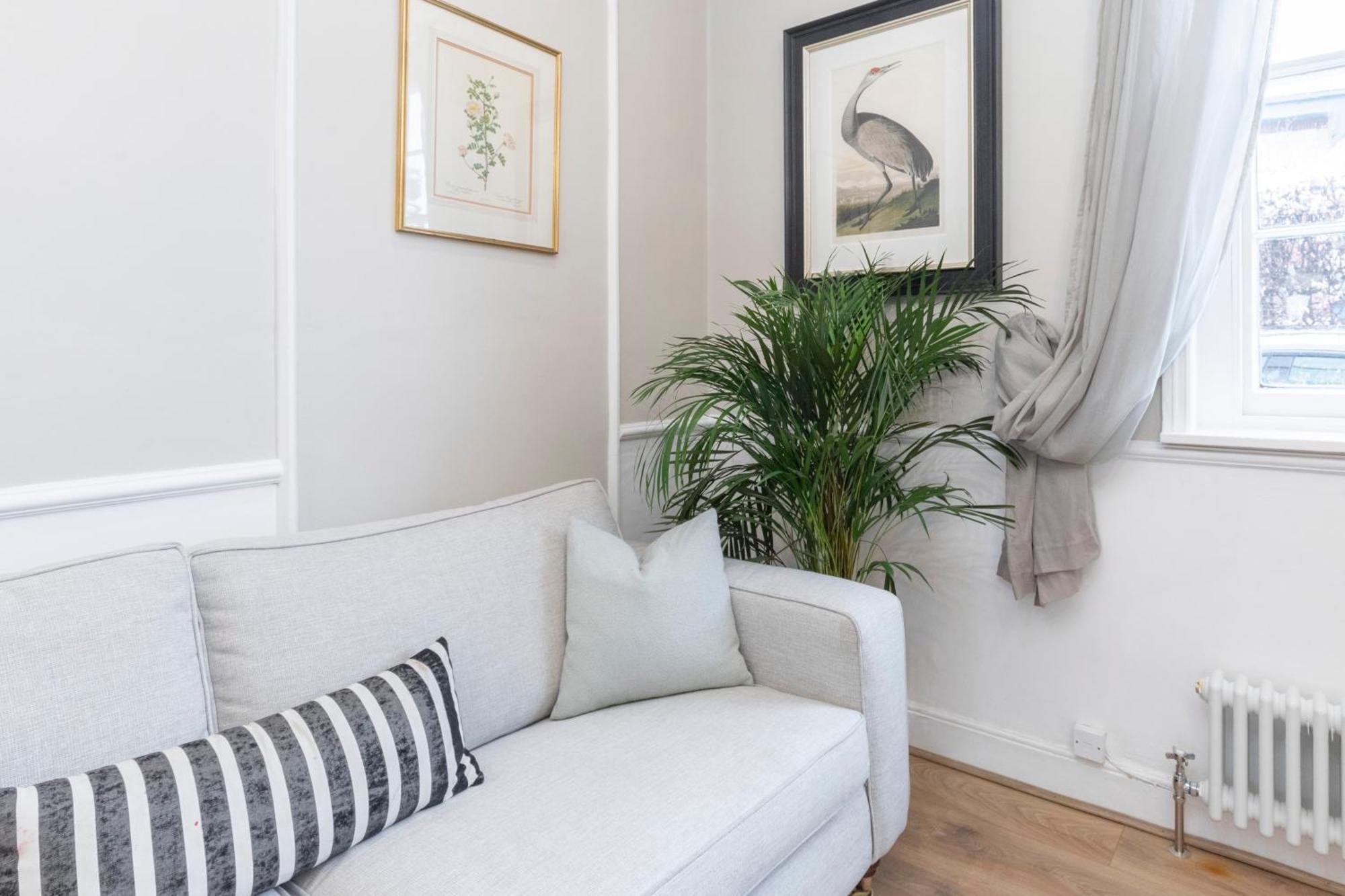 Beautiful 4 Bedroom Home Cheltenham Eksteriør bilde
