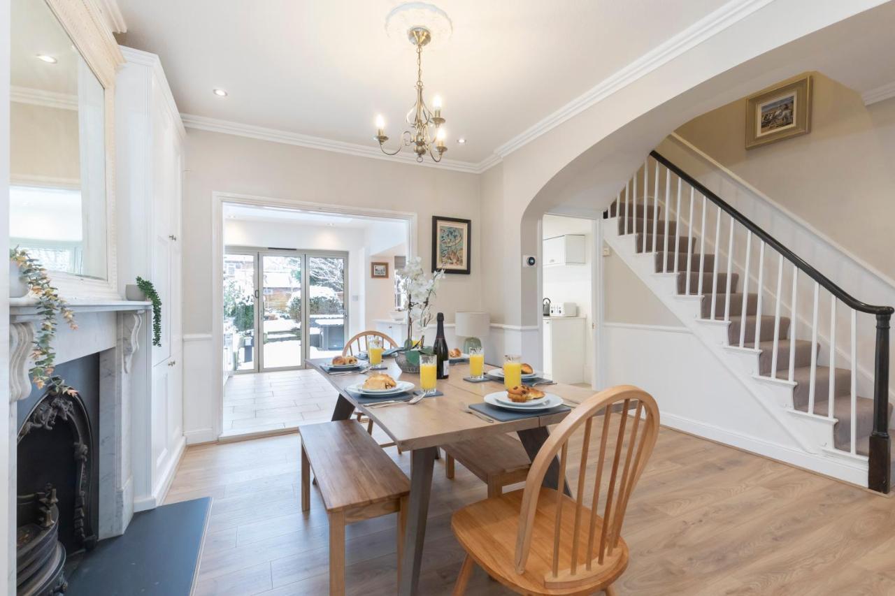 Beautiful 4 Bedroom Home Cheltenham Eksteriør bilde